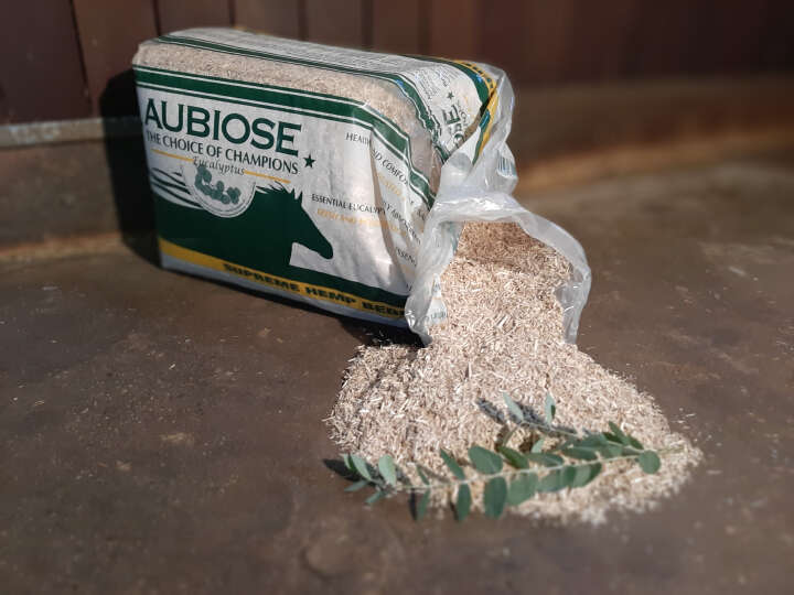 AUBIOSE Hanfeinstreu mit Eukalyptus für Pferde